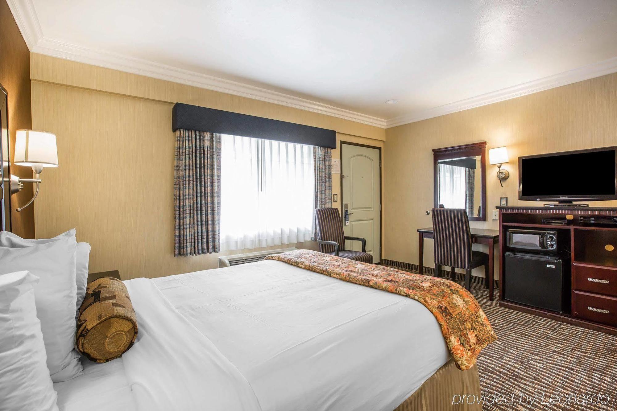 Inn At 50 - Long Beach Convention Center מראה חיצוני תמונה
