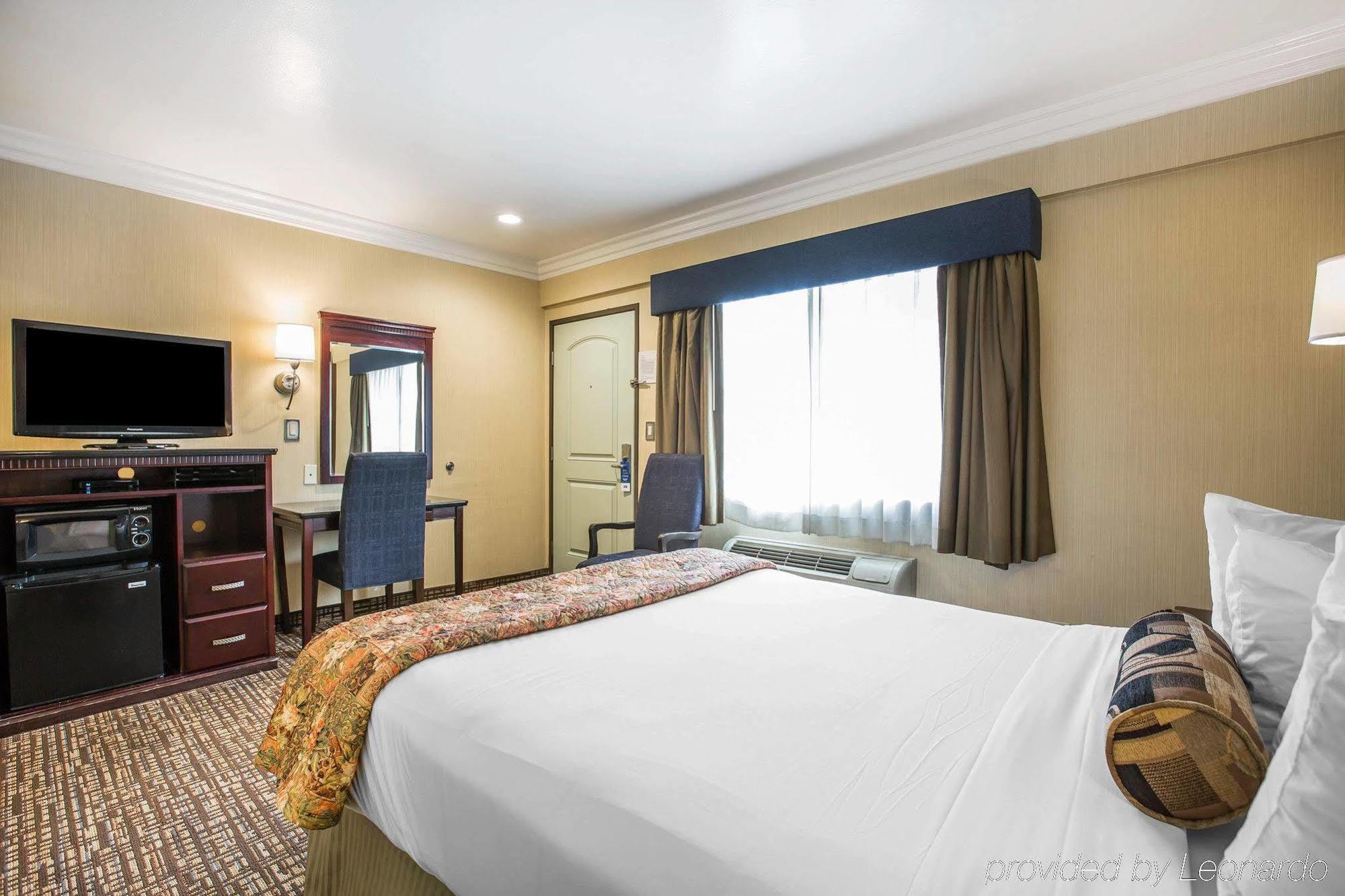 Inn At 50 - Long Beach Convention Center מראה חיצוני תמונה